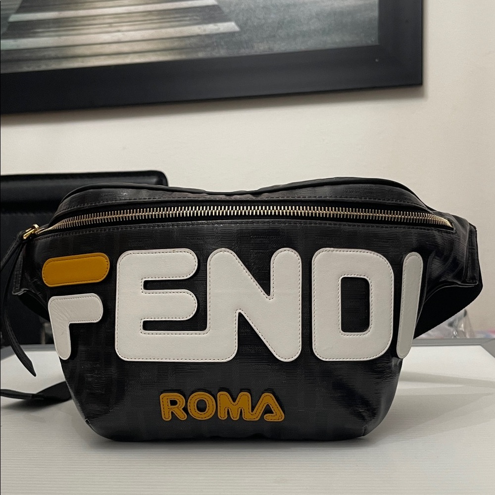 FENDI x FILA  ROMA BELF BAG MENS-WOMENS SIZE M MADE IN ITALY